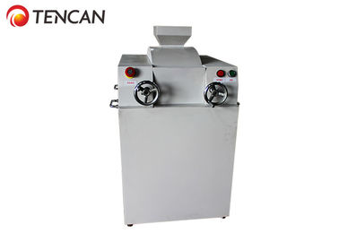 240*240mm de Machine van de het Poedermaalmachine van de 300 Kg/Uur Capaciteit met Alumina Ceramisch Dubbel Broodje