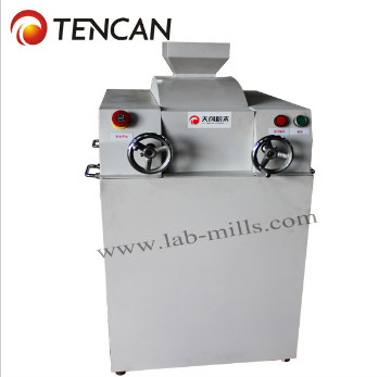 Tencan 1.5KW 300 KGS/Hour-Maalmachine van de Korund de Dubbele Rol voor de Steenkool van het Ertskalksteen